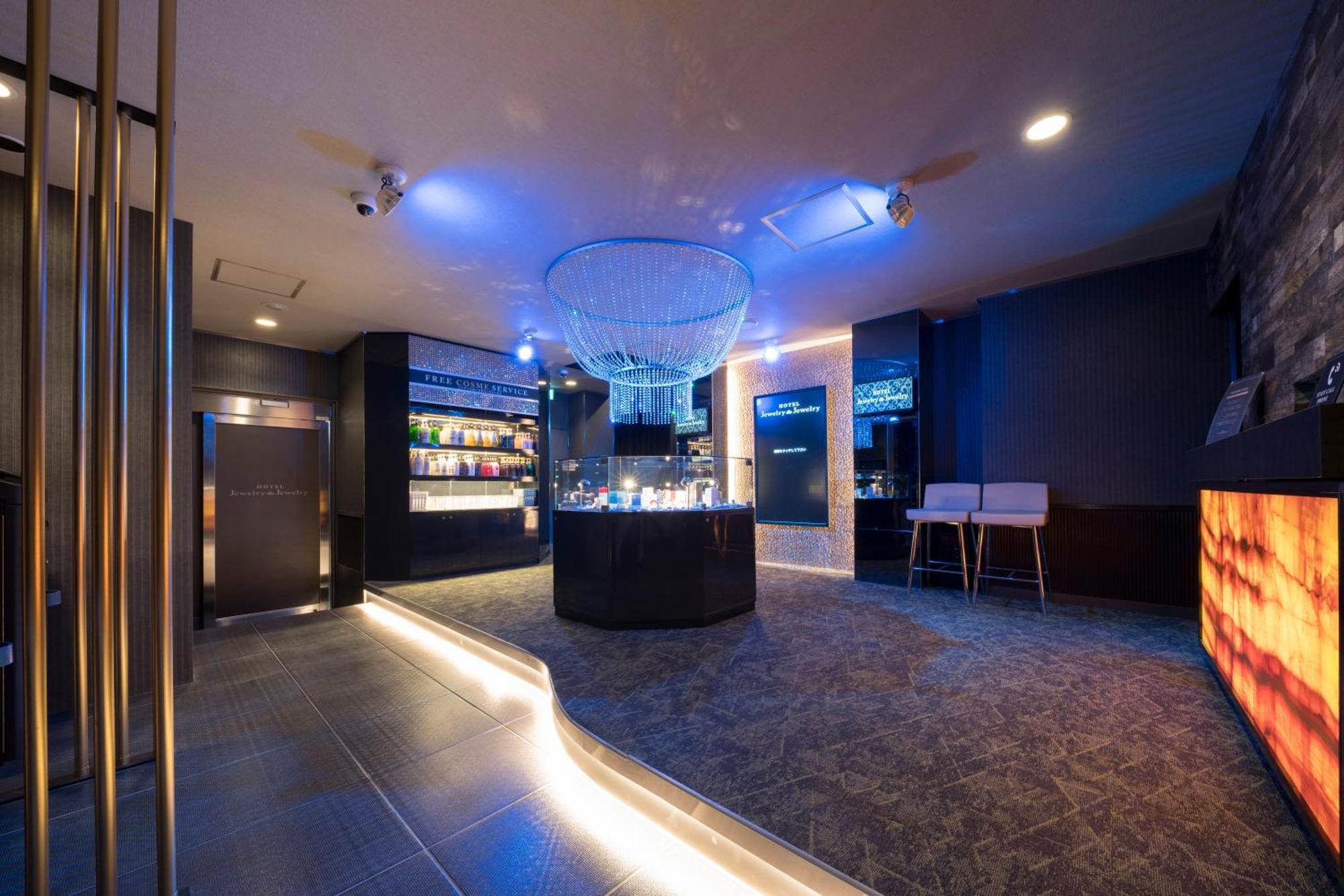 ホテル ジュエリージュエリー 十三 (Adults Only) Ōsaka Exterior foto